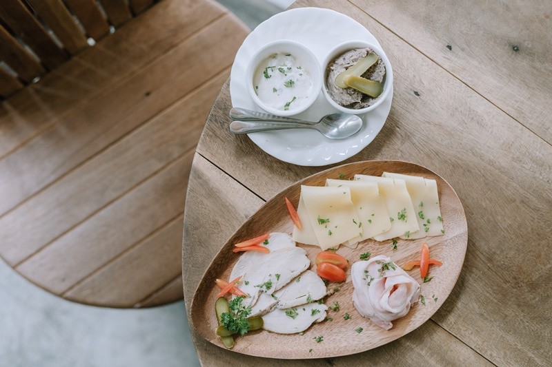 รวม 10 คาเฟ่ ย่านอารีย์ เครื่องดื่มและอาหารอร่อย มุมถ่ายรูปสวยๆ เพียบ