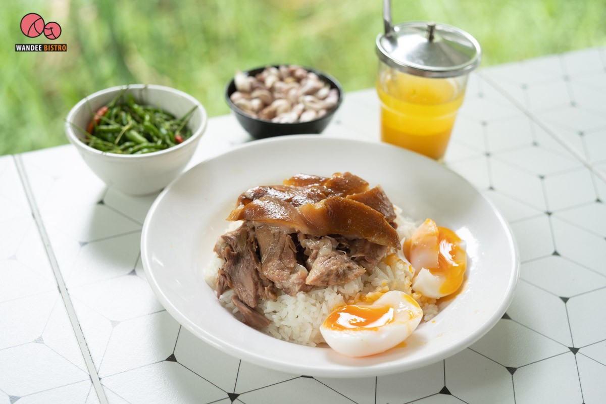 อิ่มไม่อั้น เจ๊หนึ่ง ข้าวขาหมูบุฟเฟ่ต์ 