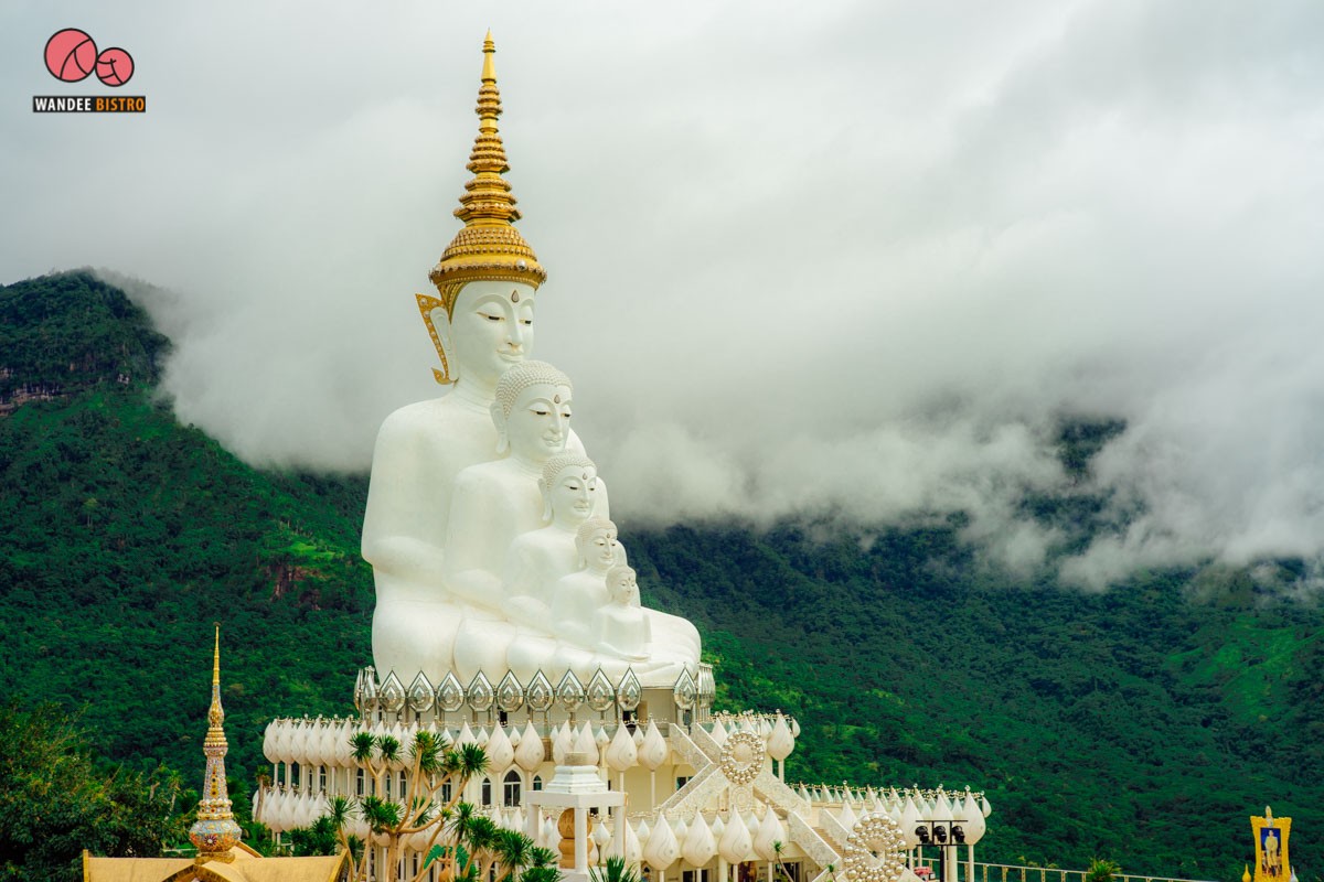 วัดพระธาตุผาซ่อนแก้ว เพชรบูรณ์ ช่วงหน้าฝน หมอกสวย สดชื่นชุ่มฉ่ำ บรรยากาศดี 