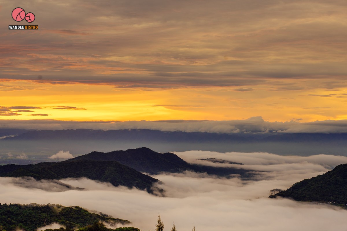 วัดพระธาตุผาซ่อนแก้ว เพชรบูรณ์ ช่วงหน้าฝน หมอกสวย สดชื่นชุ่มฉ่ำ บรรยากาศดี 