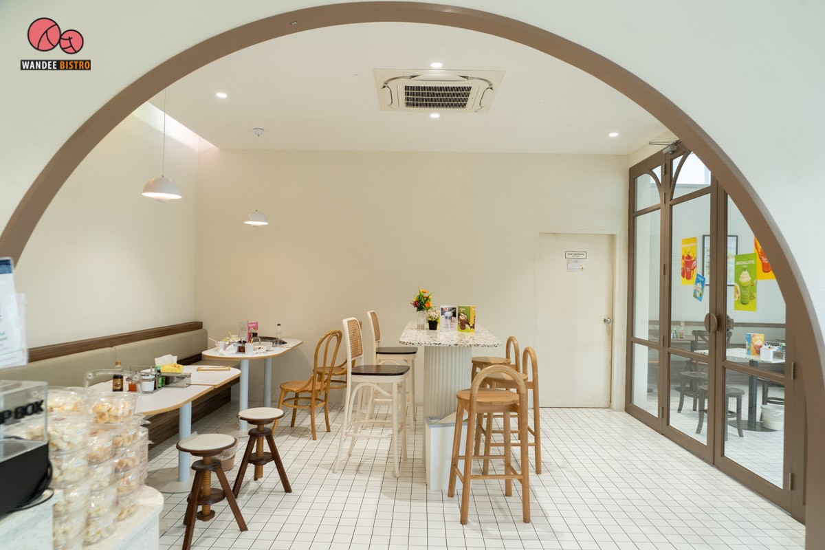 ร้านก๋วยเตี๋ยวไก่มะระบ้านฉัน สไตล์มินิมอล บรรยากาศเหมือนคาเฟ่ เก๋ปังนั่งชิลๆ ได้