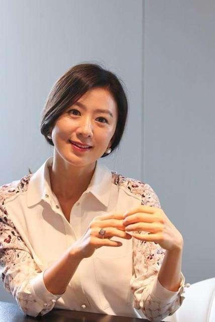 6 เคล็ดลับความสวย Kim Hee Ae จากซีรี่ส์ A World of Married Couple อายุเลข 5 แต่หน้าเด้งใสปิ๊ง
