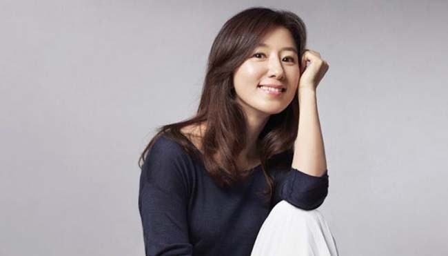 6 เคล็ดลับความสวย Kim Hee Ae จากซีรี่ส์ A World of Married Couple อายุเลข 5 แต่หน้าเด้งใสปิ๊ง
