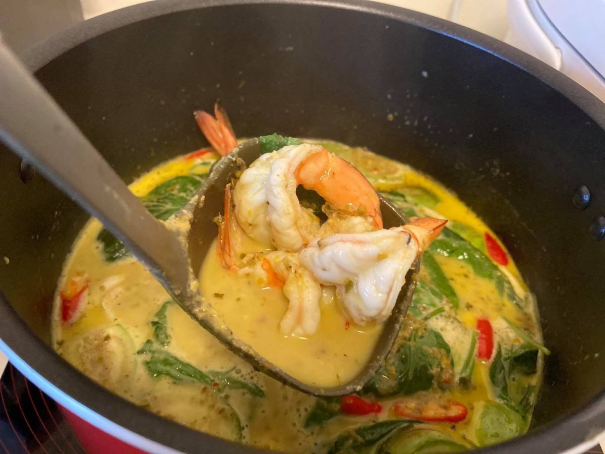 แกงเขียวหวานกุ้ง สูตรเข้มข้นหอมนัวมันกุ้ง