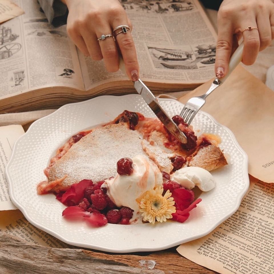 รวม 10 คาเฟ่ ย่านอารีย์ เครื่องดื่มและอาหารอร่อย มุมถ่ายรูปสวยๆ เพียบ