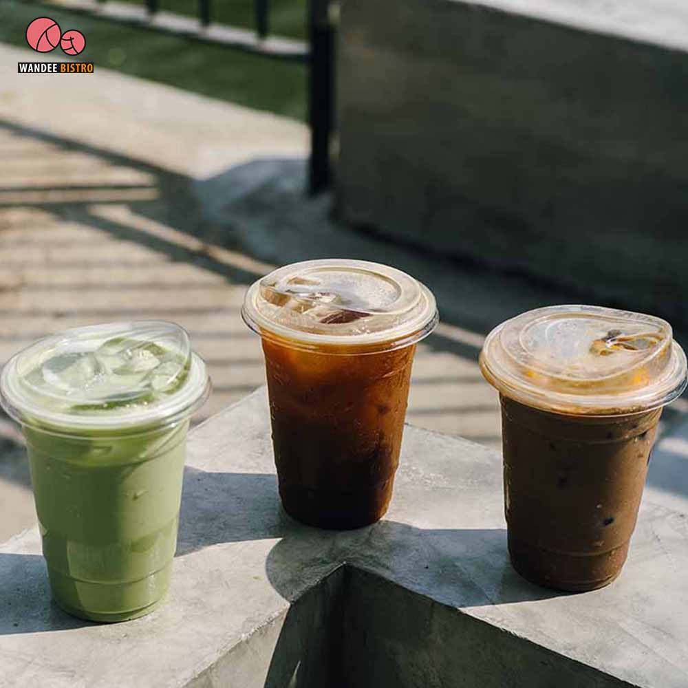 ใจยินดี (jaiyindee.cafe) คาเฟ่เล็กๆ เรียบง่าย โอบล้อมไปด้วยป่าในเมืองและอ่างเก็บน้ำ ที่สวนโมกข์ สวนรถไฟ