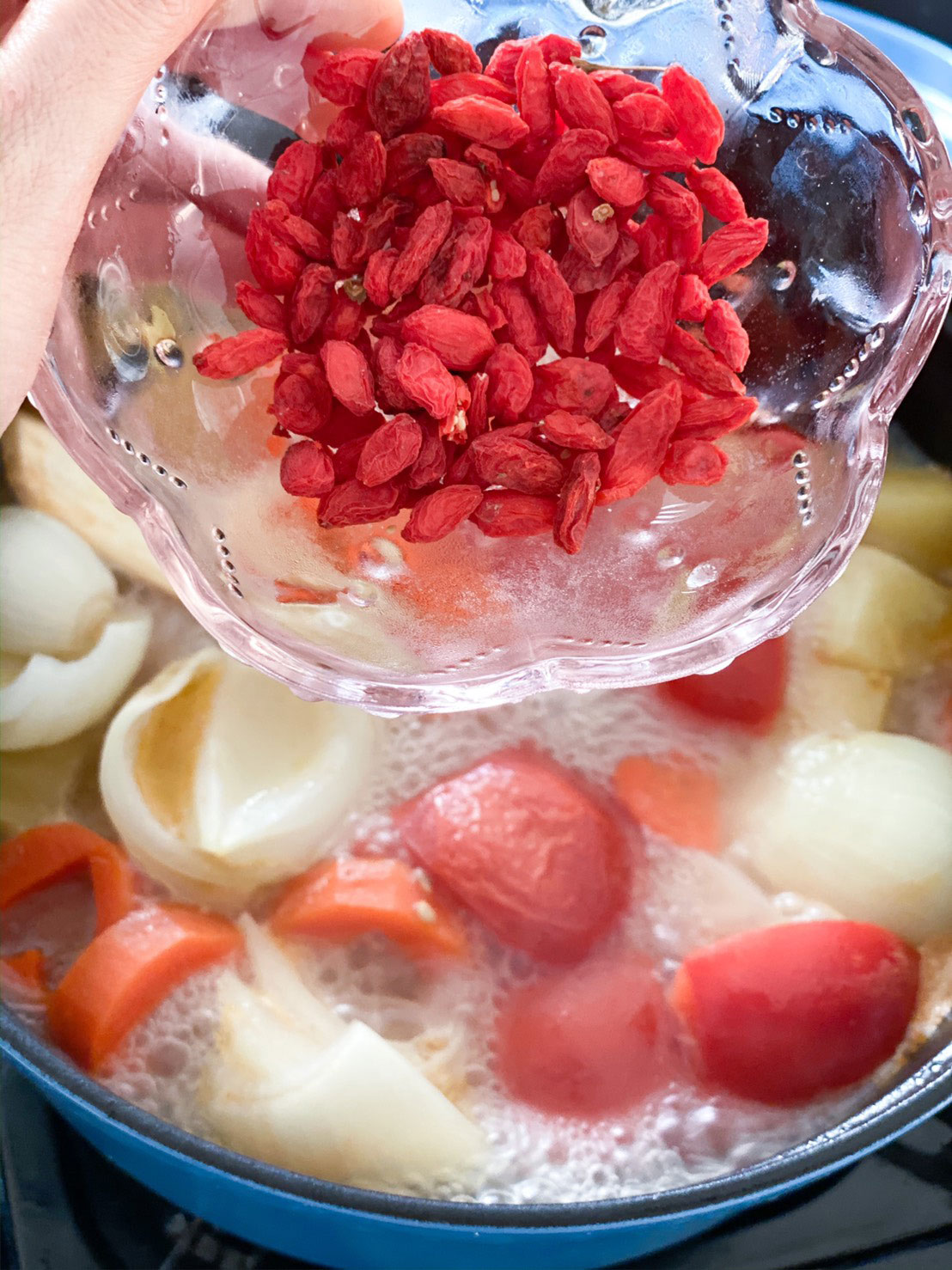 ซุปไก่สมุนไพรจีน ไล่โควิด สูตรอาหาร By Ying Happykulchaya