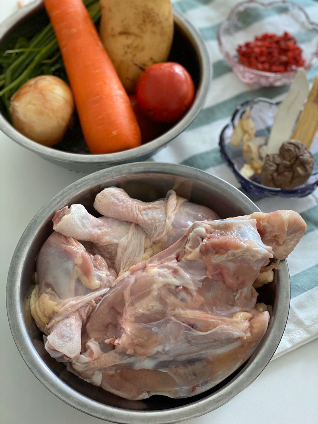 ซุปไก่สมุนไพรจีน ไล่โควิด สูตรอาหาร By Ying Happykulchaya