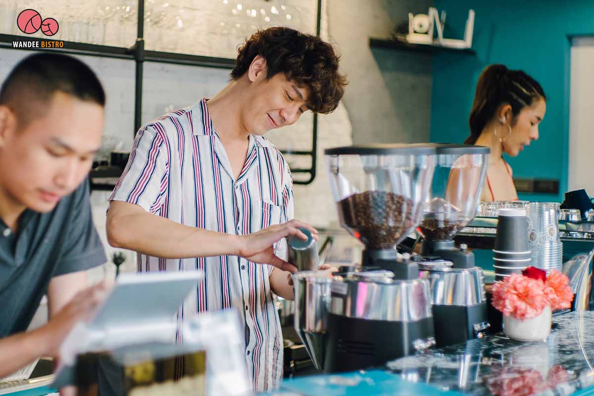 Thats Why Coffee - คาเฟ่เปิดใหม่ ของนักร้องหนุ่มจากวง Zheez