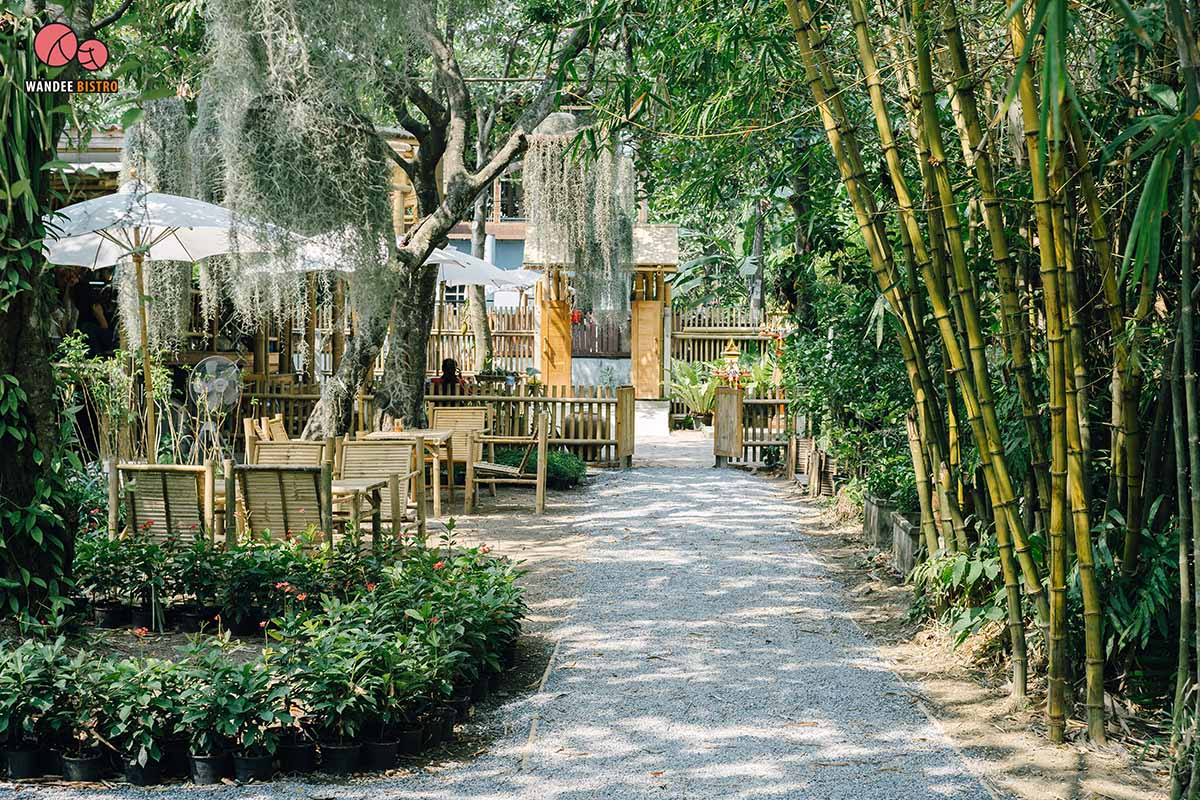 Poomjai Garden ภูมิใจการ์เด้นท์ - ร้านคาเฟ่ในสวนลิ้นจี่ พักผ่อนกับบรรยากาศธรรมชาติ ท่ามกลางต้นไม้นานาพันธุ์