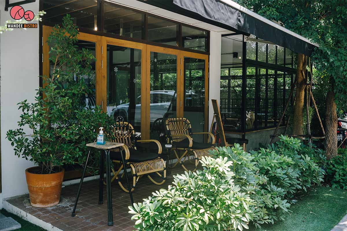 Poet House cafe คาเฟ่ย่านอารีย์ - บ้านหลังน้อยสุดชิลล์ เหมาะกับการพักผ่อน