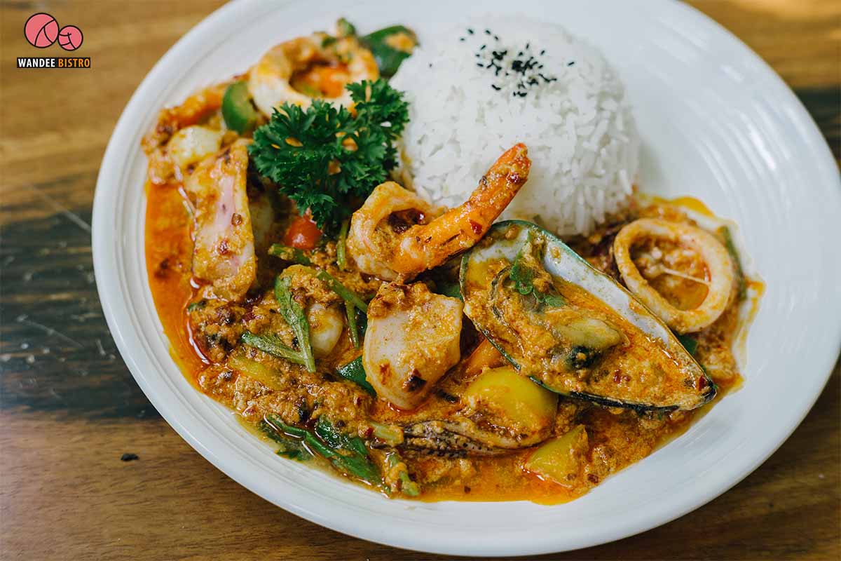 Poet House cafe คาเฟ่ย่านอารีย์ - บ้านหลังน้อยสุดชิลล์ เหมาะกับการพักผ่อน