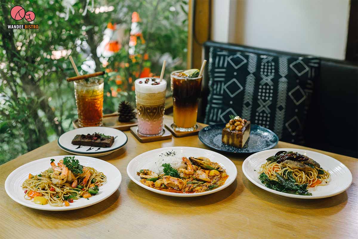 Poet House cafe คาเฟ่ย่านอารีย์ - บ้านหลังน้อยสุดชิลล์ เหมาะกับการพักผ่อน