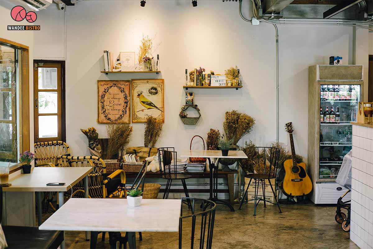 Poet House cafe คาเฟ่ย่านอารีย์ - บ้านหลังน้อยสุดชิลล์ เหมาะกับการพักผ่อน