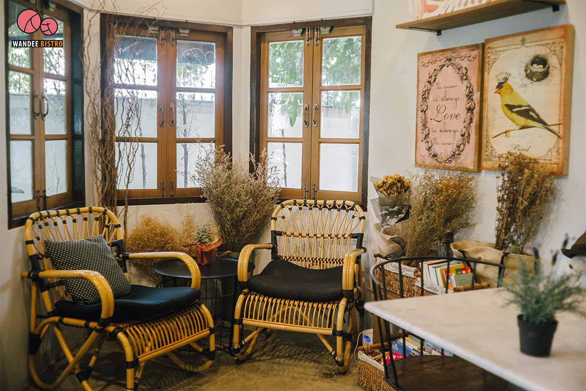 Poet House cafe คาเฟ่ย่านอารีย์ - บ้านหลังน้อยสุดชิลล์ เหมาะกับการพักผ่อน