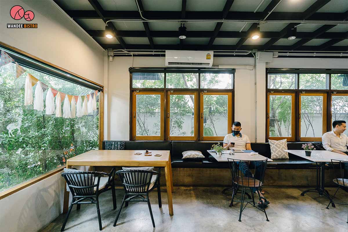 Poet House cafe คาเฟ่ย่านอารีย์ - บ้านหลังน้อยสุดชิลล์ เหมาะกับการพักผ่อน