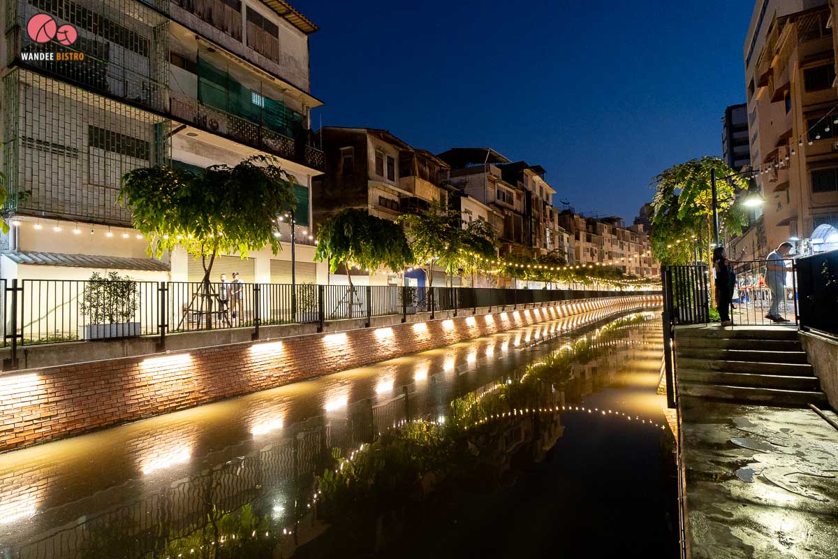 ถนนคนเดินตลาดคลองโอ่งอ่าง Street Art สุดแนว