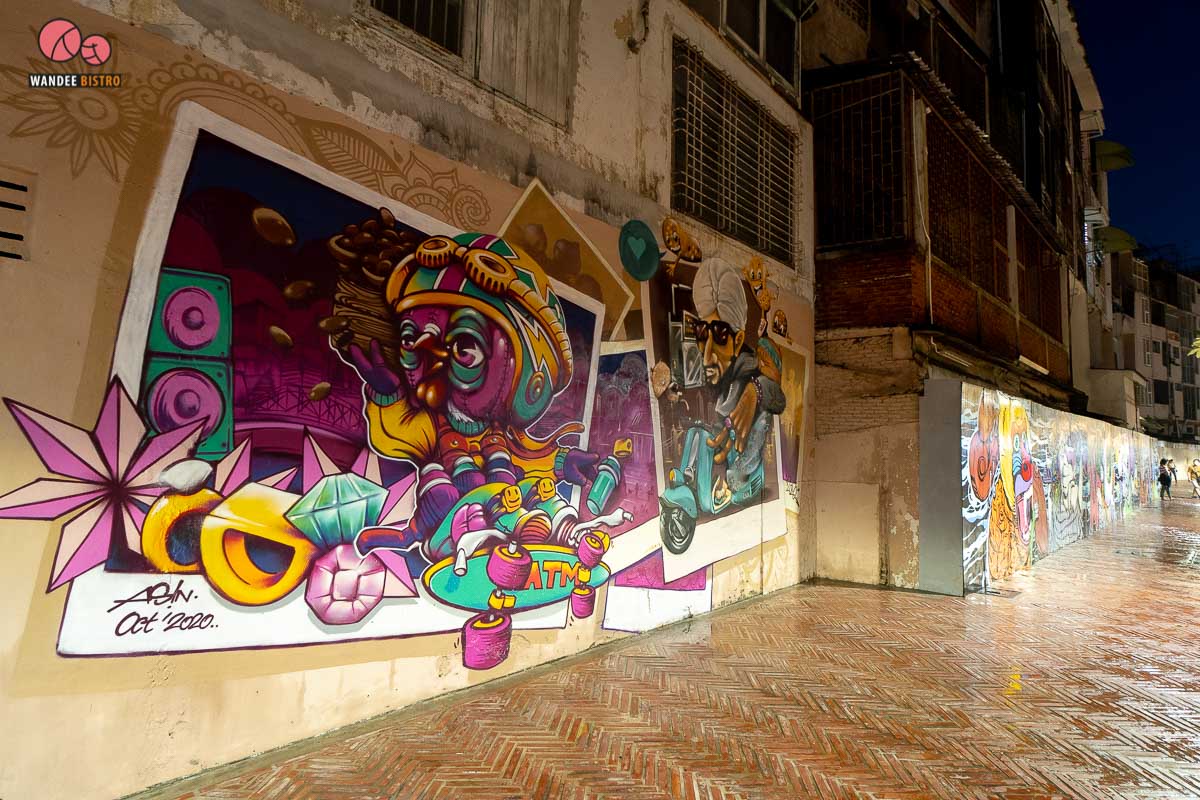 ถนนคนเดินตลาดคลองโอ่งอ่าง Street Art สุดแนว