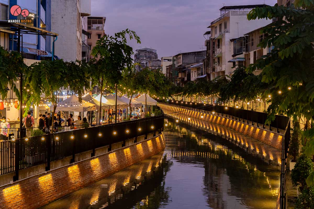 ถนนคนเดินตลาดคลองโอ่งอ่าง Street Art สุดแนว