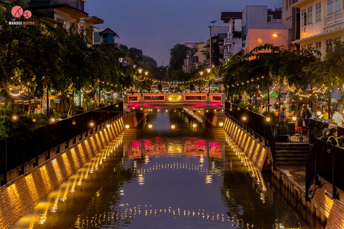 ถนนคนเดินตลาดคลองโอ่งอ่าง Street Art สุดแนว