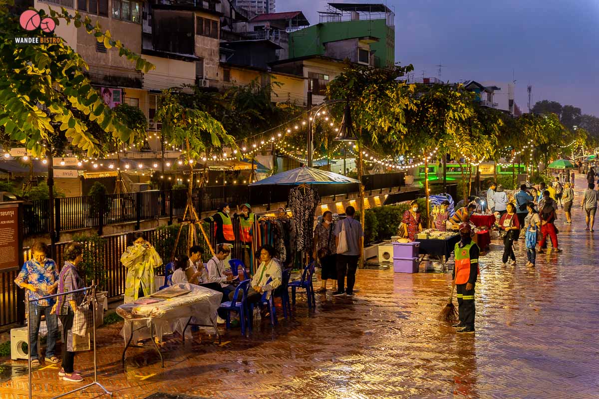 ถนนคนเดินตลาดคลองโอ่งอ่าง Street Art สุดแนว