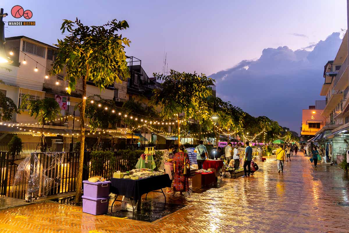 ถนนคนเดินตลาดคลองโอ่งอ่าง Street Art สุดแนว